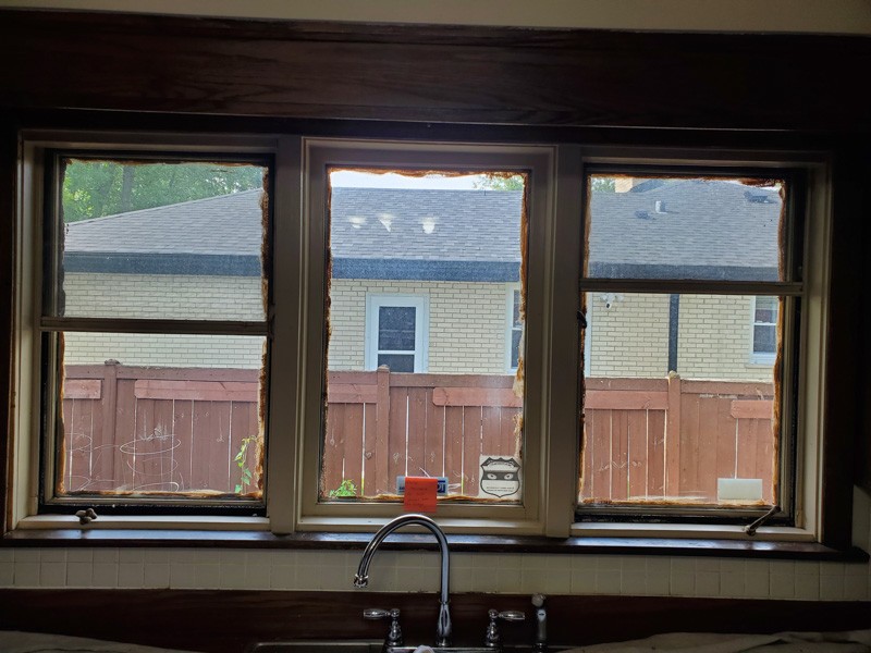 perfect-windows-&-siding-windows-interior-before